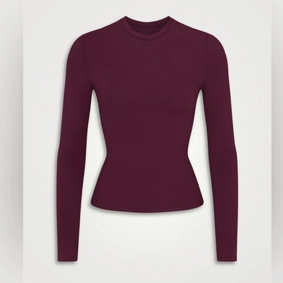 SKIMS NWOT COTTON JERSEY LONG SLEEVE T-SHIRT Deep Berry Sz Small - Picture 1 of 8